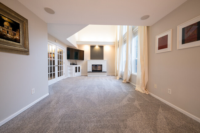 Building Photo - 14878 Overlook Dr