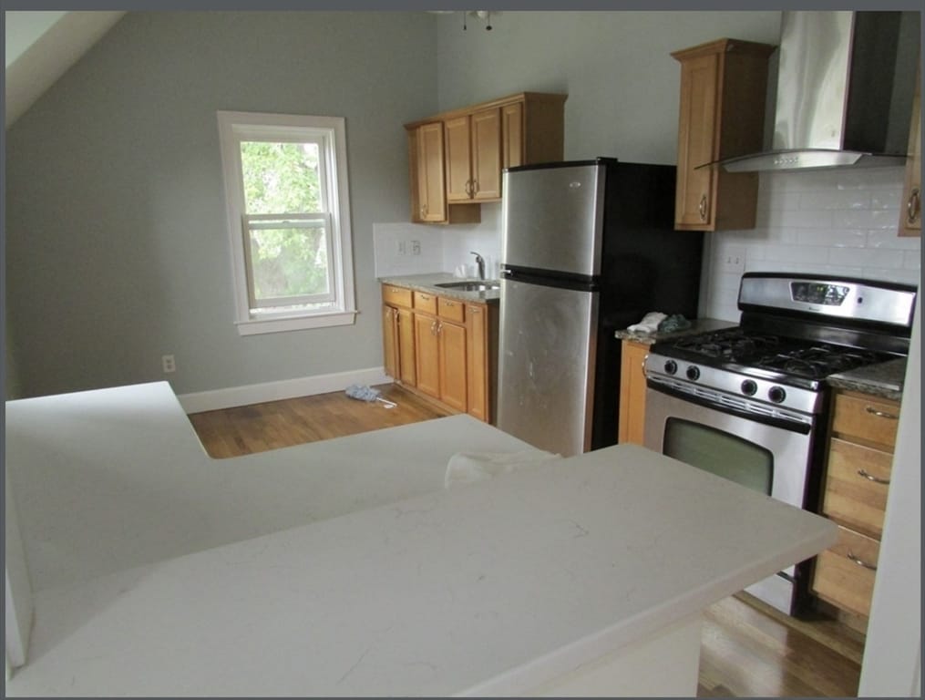 Primary Photo - 94 Plain St