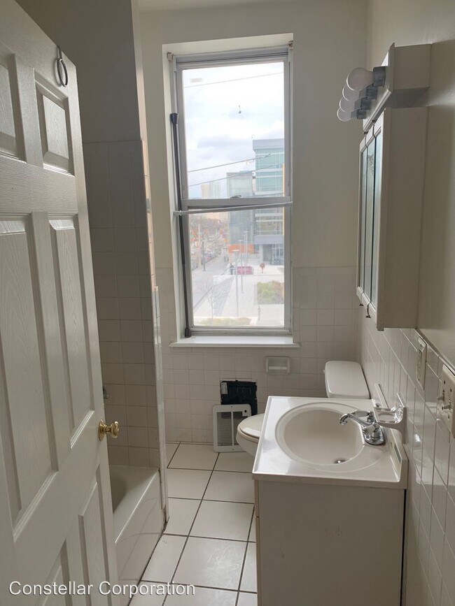 Foto del edificio - 2 br, 1 bath  - 4600 Woodland Ave.