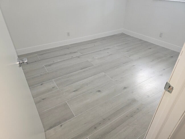 Foto del edificio - 233 SW 15th St