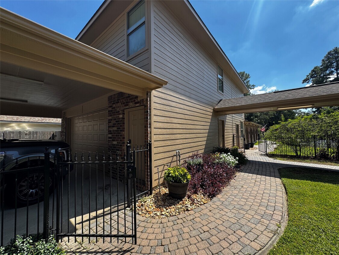 Foto principal - 25542 Richards Rd