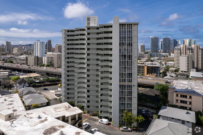Building Photo - The Barclay