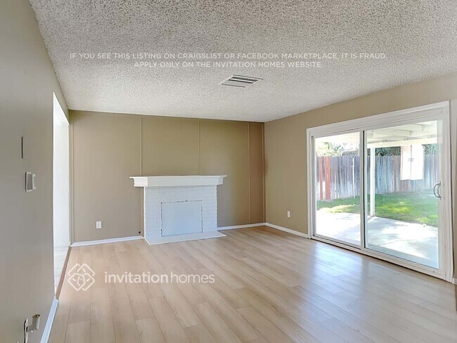 Foto del edificio - 10480 Hole Ave