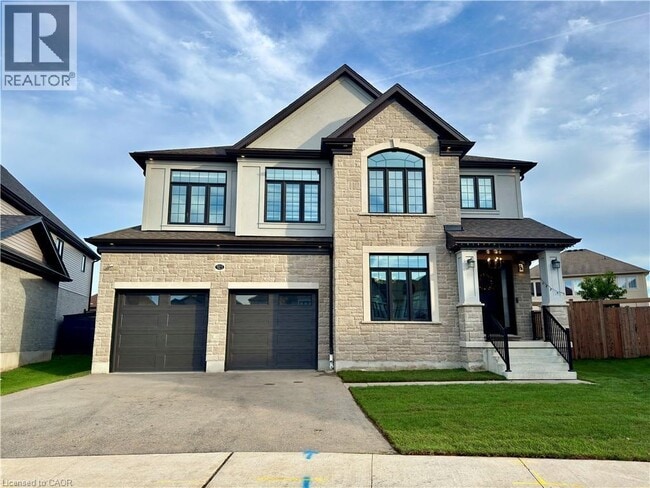 Building Photo - 923 Eaglecrest Ct