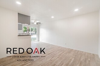Building Photo - 7350 Hazeltine Ave