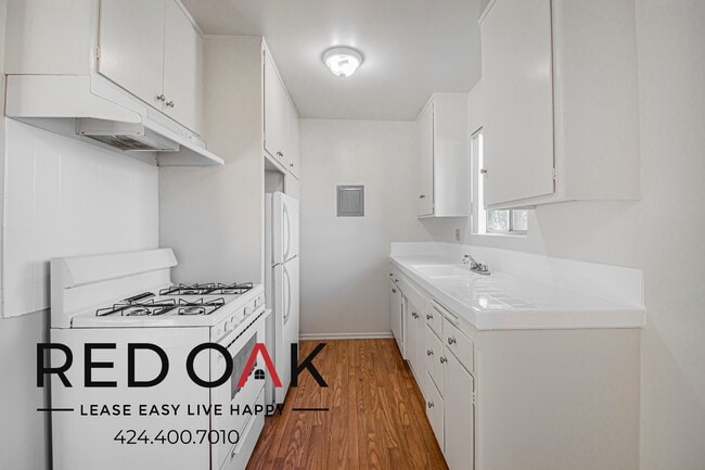 Building Photo - 400 N Mentor Ave