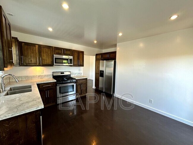 Building Photo - 5036 Ladd Ave.