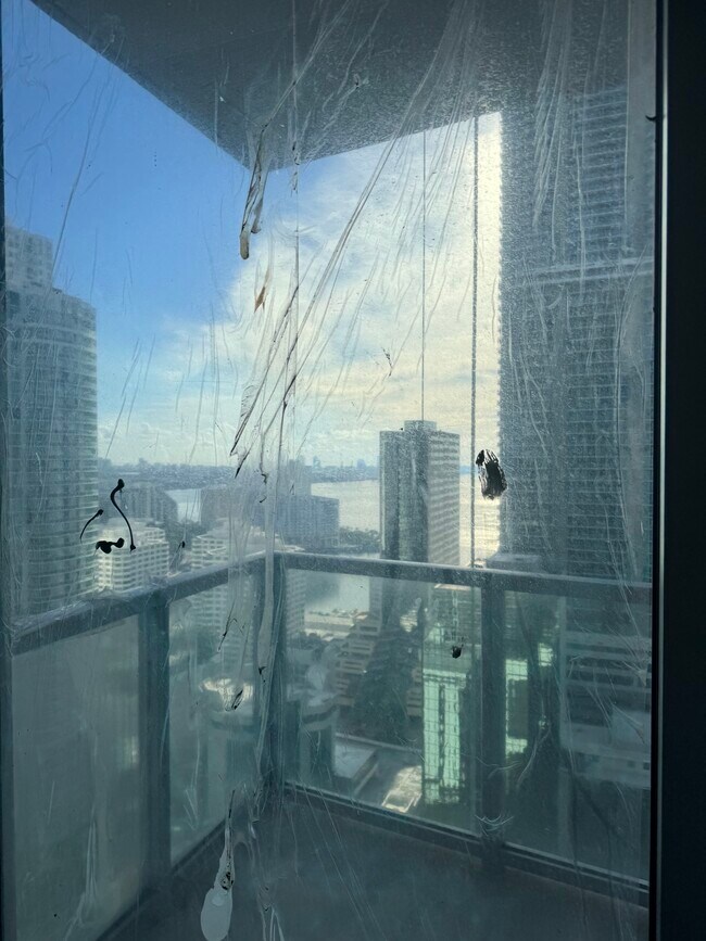 Building Photo - 1050 Brickell Ave