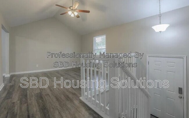 Foto del edificio - 10325 Smalley Ave