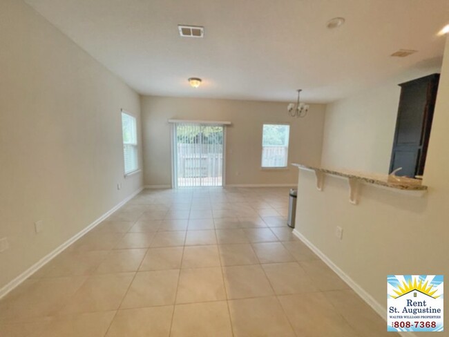 Building Photo - $1795, Moultrie Village Townhome. www.rent...