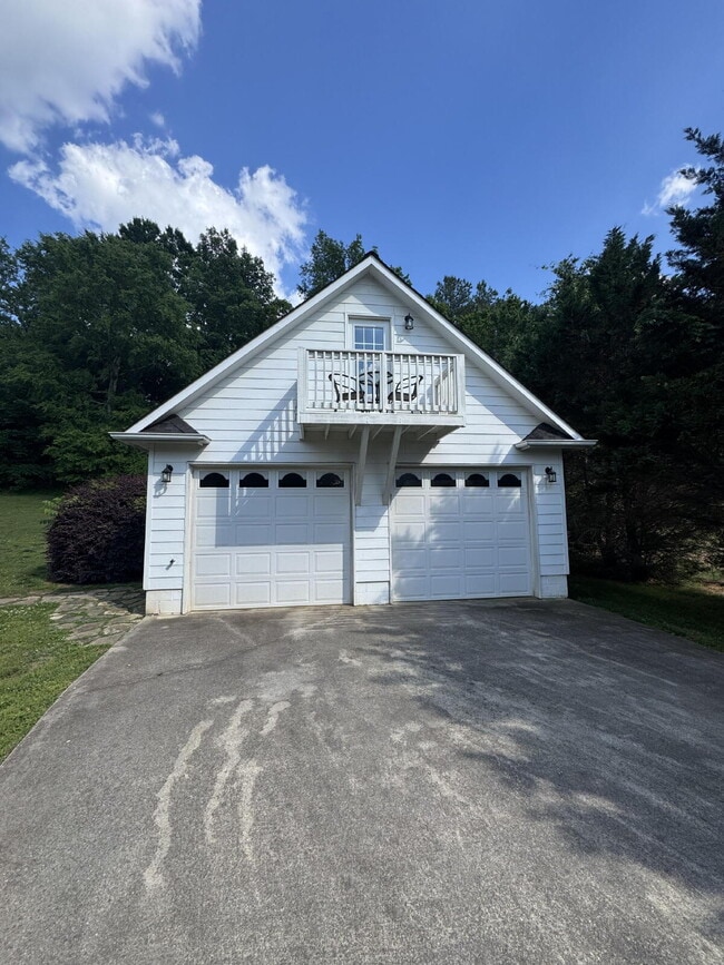 Building Photo - 132 CR-1026