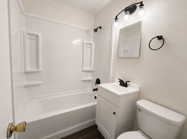 Foto del edificio - Charming Newly Remodeled 3 bedroom, 2 bath home COMING SOON!