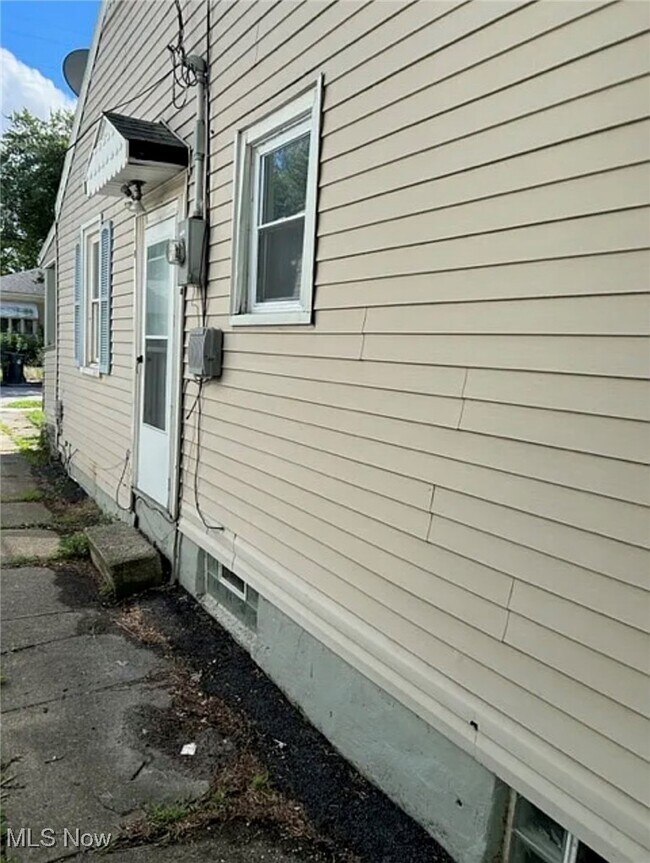 Foto del edificio - 13612 Bennington Ave