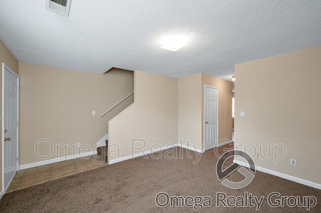 Building Photo - 403 22nd Ave NE