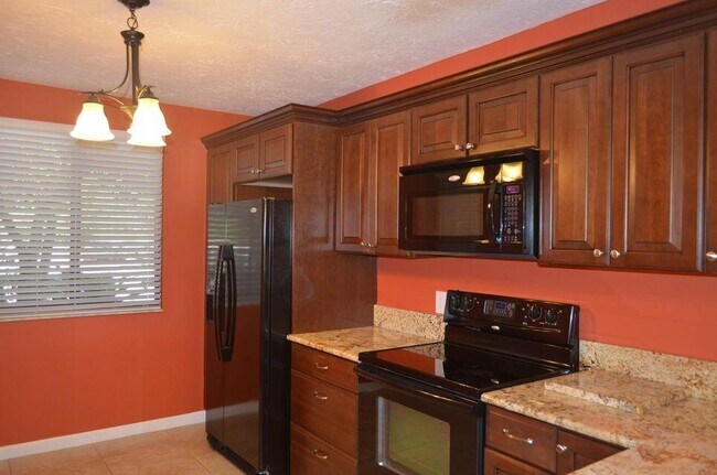 Foto del edificio - 2721 Village Blvd