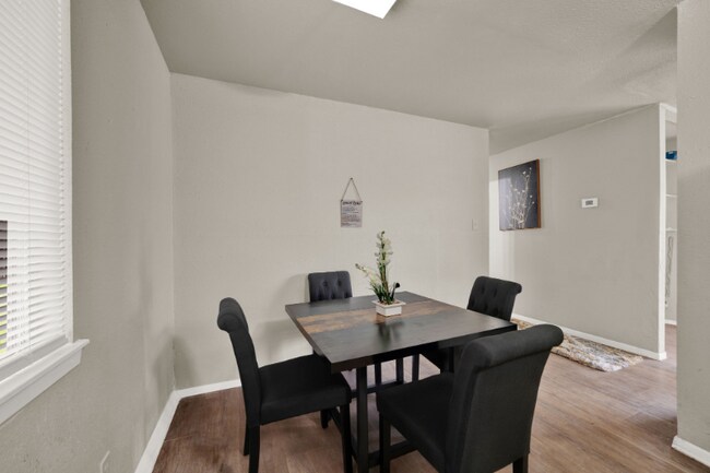 Foto del edificio - 313 Deborah Dr