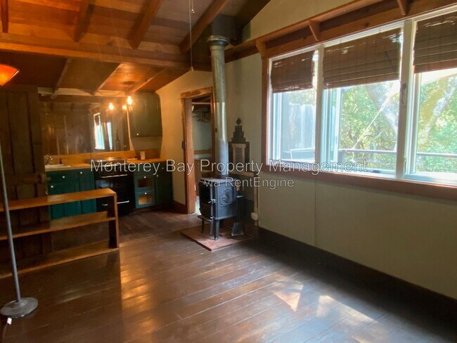 Building Photo - 18100 Cachagua Rd