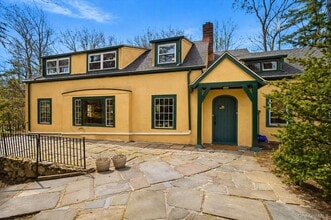 Building Photo - 145 Saxon Wds Rd