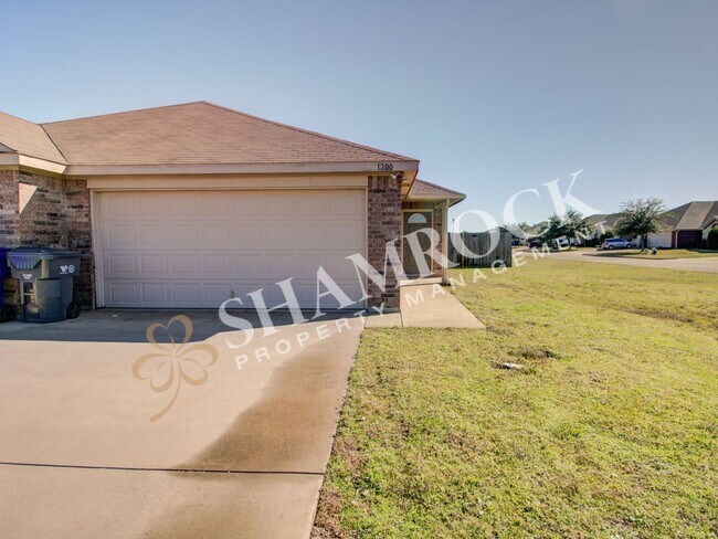 Building Photo - 3/2 Duplex off Hwy 84