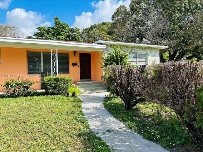 Foto del edificio - 5705 SW 39th St