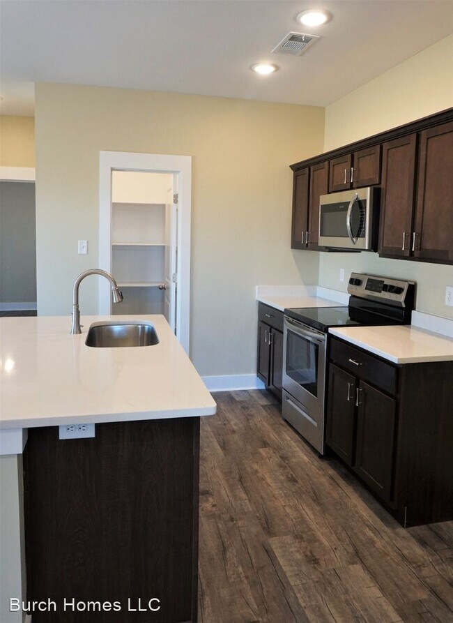 Building Photo - 4 br, 2 bath House - 3624 Red Maple Way