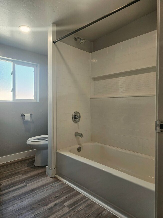 Building Photo - 307 Acoma Dr