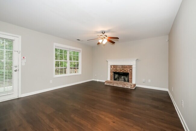 Building Photo - 965 Revere Way