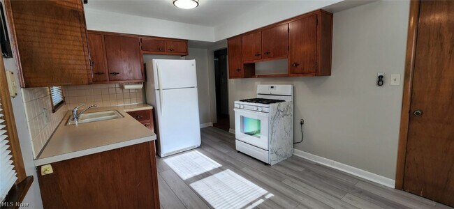 Foto del edificio - 517 Evans Ave