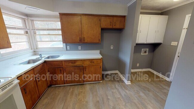 Foto del edificio - 295 Dogwood Club Rd