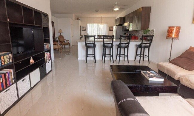 Foto del edificio - 608 Lake Wellington Dr