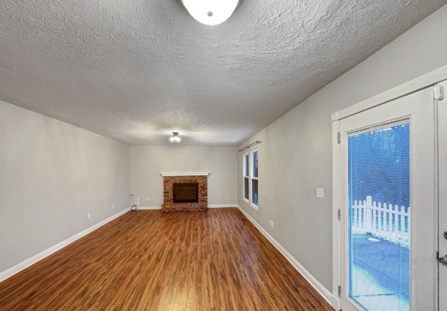 Building Photo - 50 Bentbrook Ct