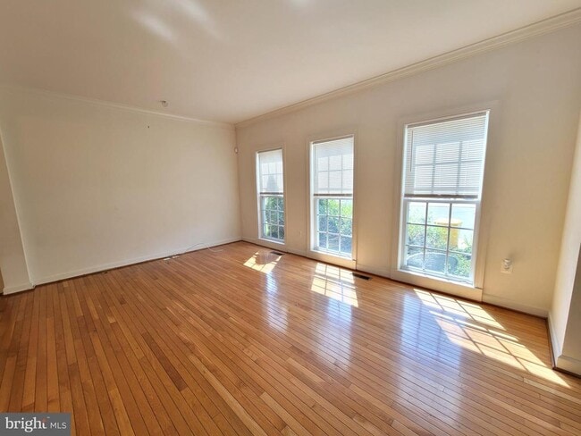 Foto del edificio - 1509 Rutland Way