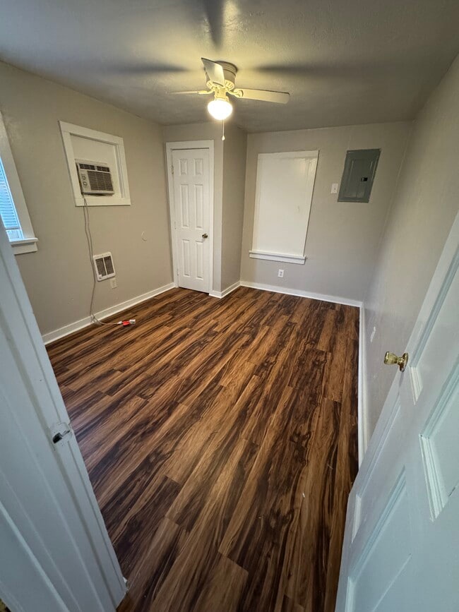 Foto del edificio - 4107 N Hammond Ave