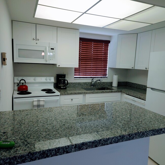 Foto del edificio - 2930 Crosley Dr E