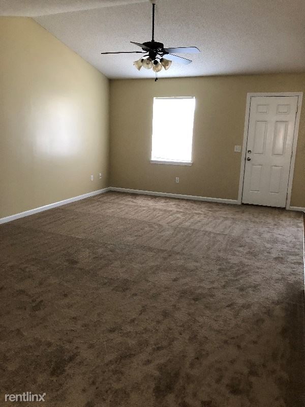 Building Photo - 3 br, 2 bath House - 910 Rice Ct