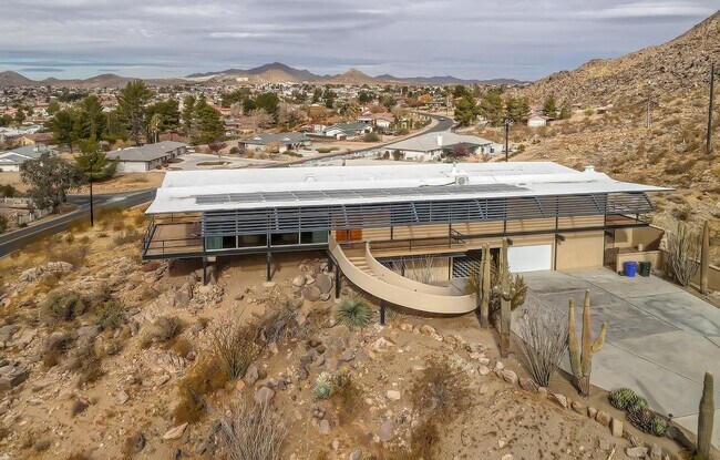 Building Photo - 15709 Rimrock Rd
