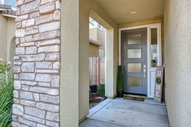 Foto del edificio - Stunning Clovis Home!