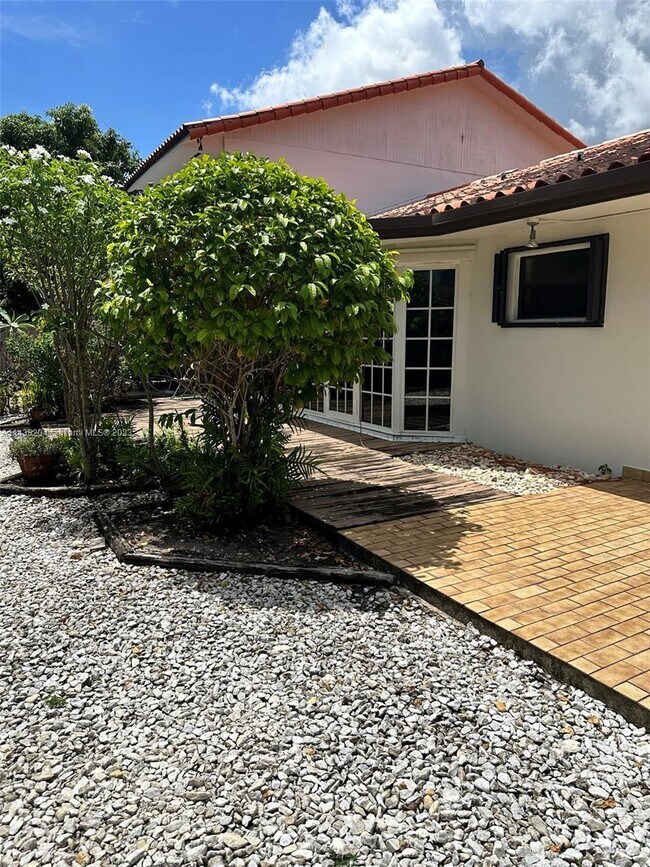 Foto del edificio - 9110 SW 9th Terrace