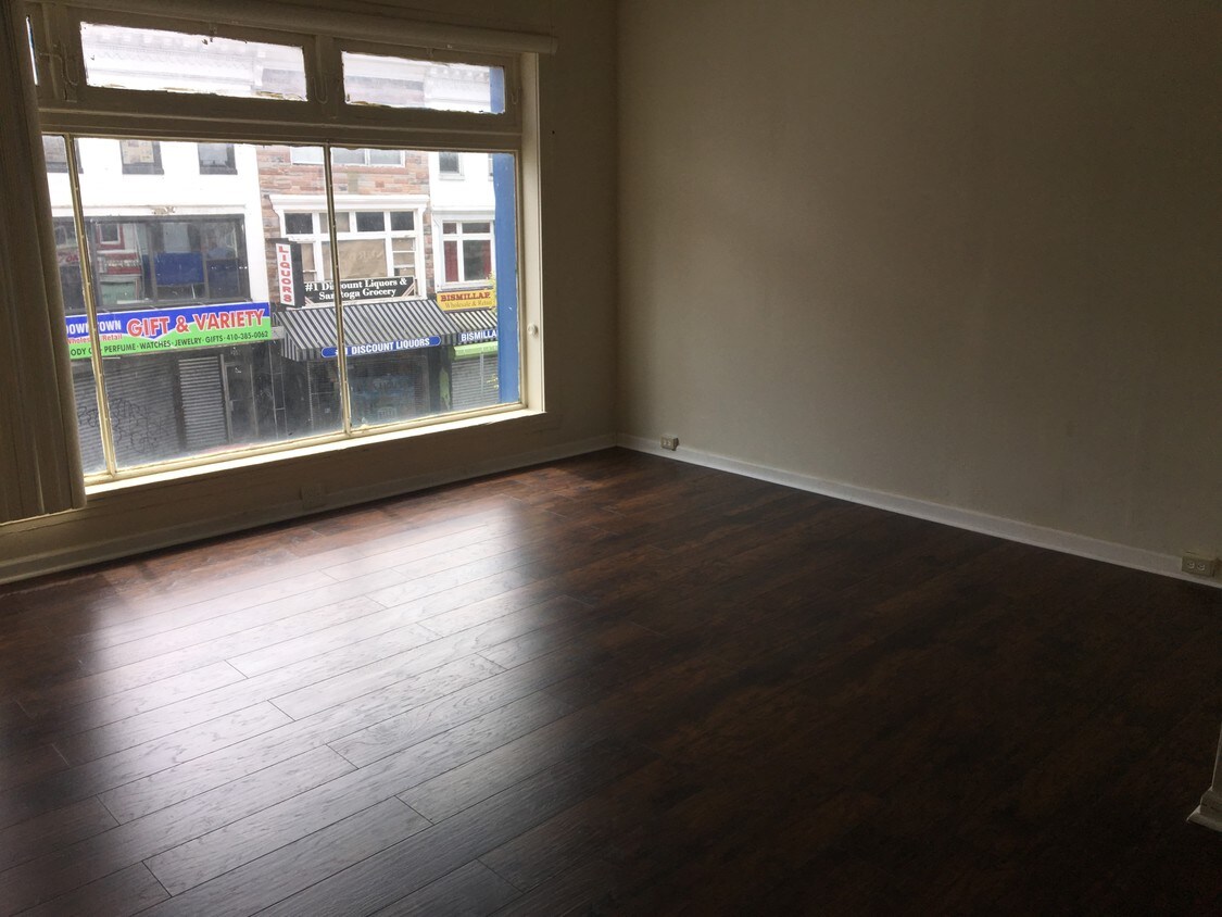 Foto principal - 204 W Saratoga St
