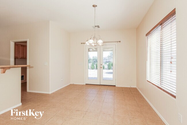 Foto del edificio - 265 E Dry Creek Rd