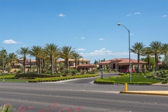 Building Photo - 8161 Round Hills Cir