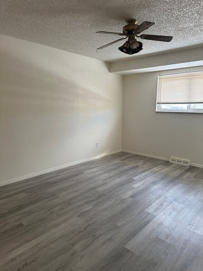 Foto del edificio - Bi-level duplex in Wheat Ridge