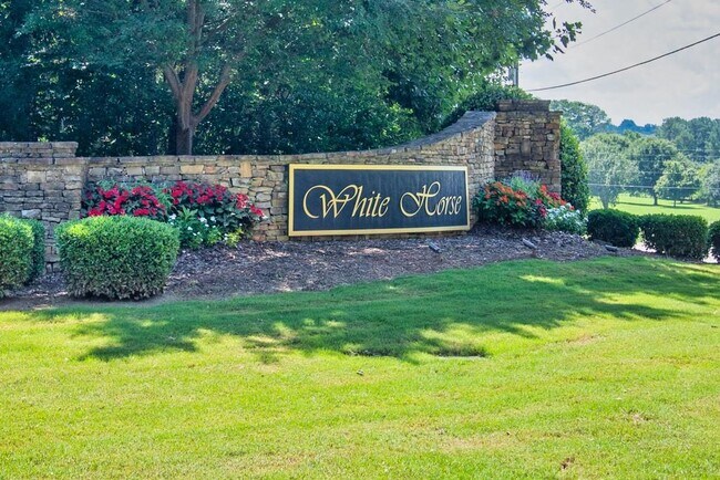 Foto del edificio - 4556 White Horse Dr