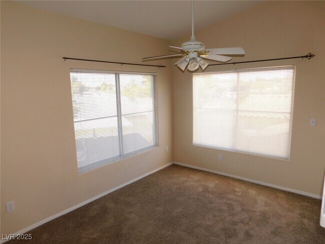 Foto del edificio - 4970 Black Bear Rd