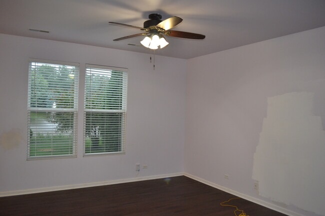 Building Photo - 406 Valentine Way