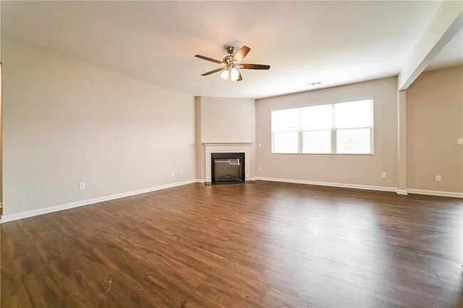Building Photo - 613 Yazzie Pl