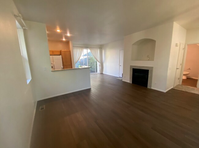 Building Photo - Desirable Bethel home 3BD/2.5 BA - Close t...