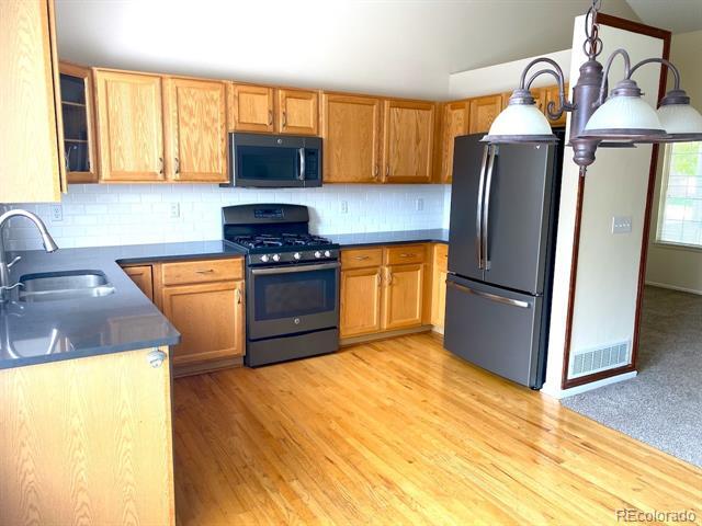 Foto del edificio - 4826 Collinsville Pl
