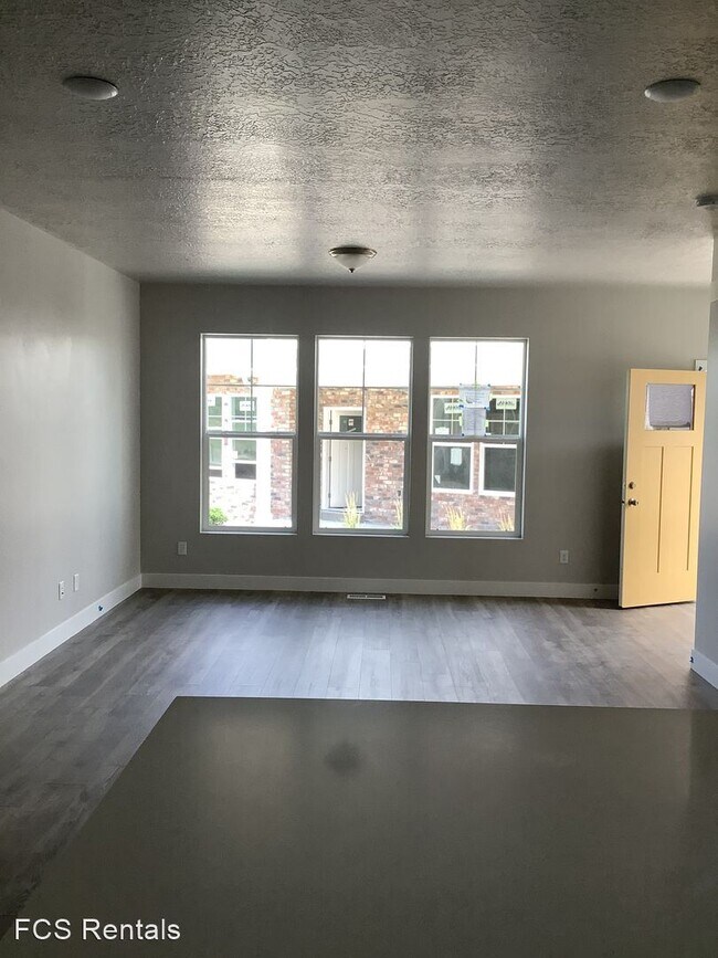 Building Photo - 3 br, 2.5 bath House - 1223 S. South Lane