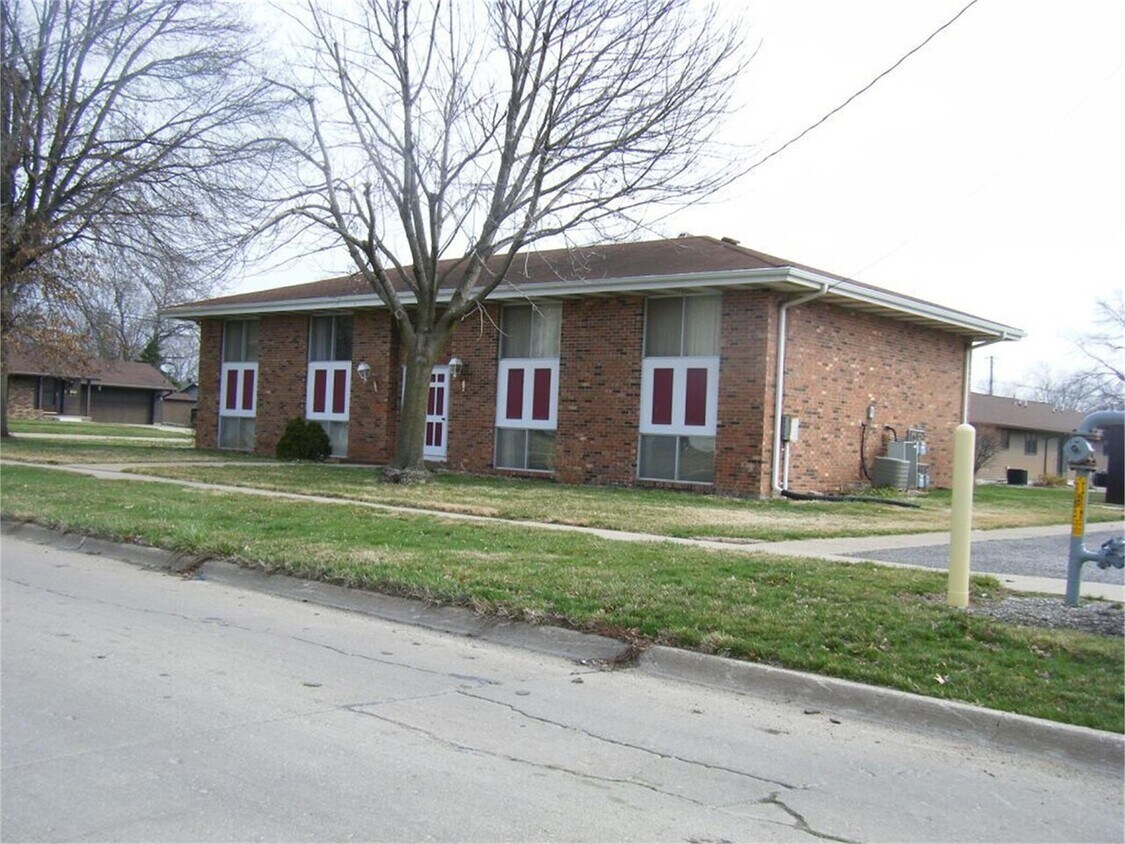 Building Photo - Grant 4 Plex